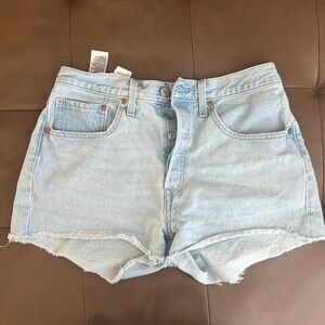 Levi 501 shorts, like new!